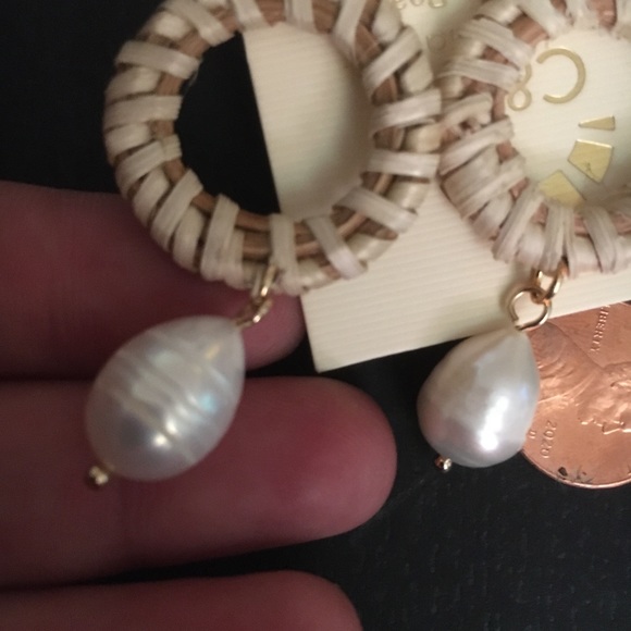 C C California straw and pearl drop pear earrings - Picture 9 of 12